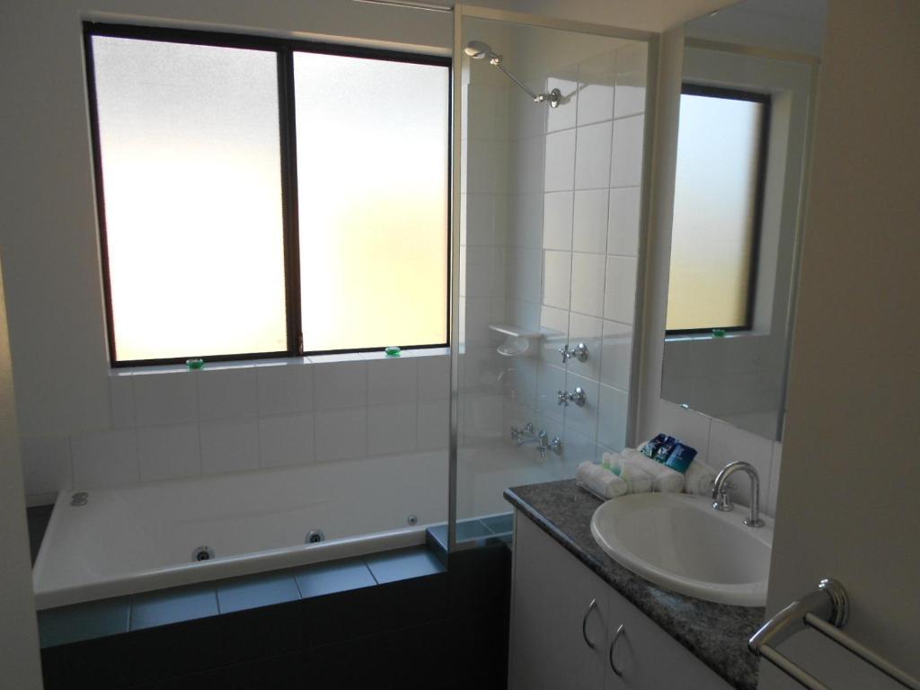 Cosy Corner Beach Cottages Kronkup Room photo